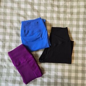 3 Pairs Of Leggings Woman's Size Small